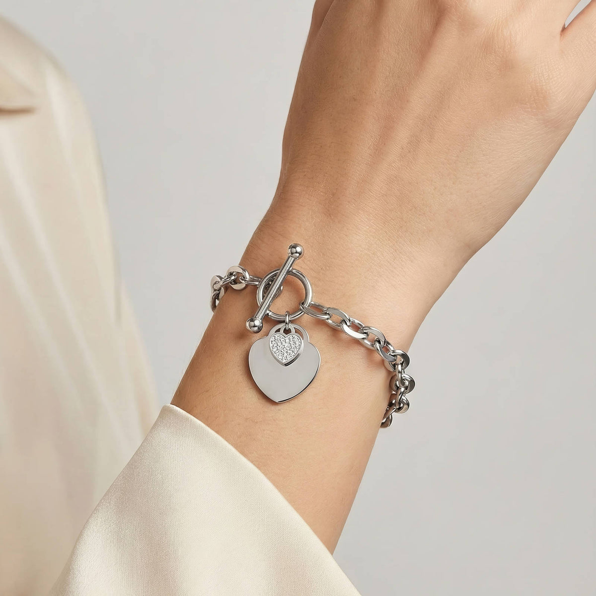 Bracciale con cuore e zirconi