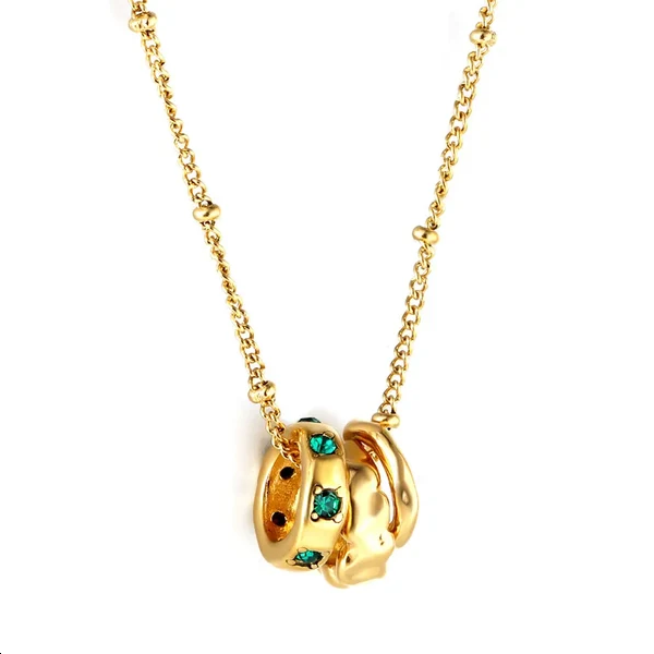 Collana con cerchi intrecciati e zirconi verdi
